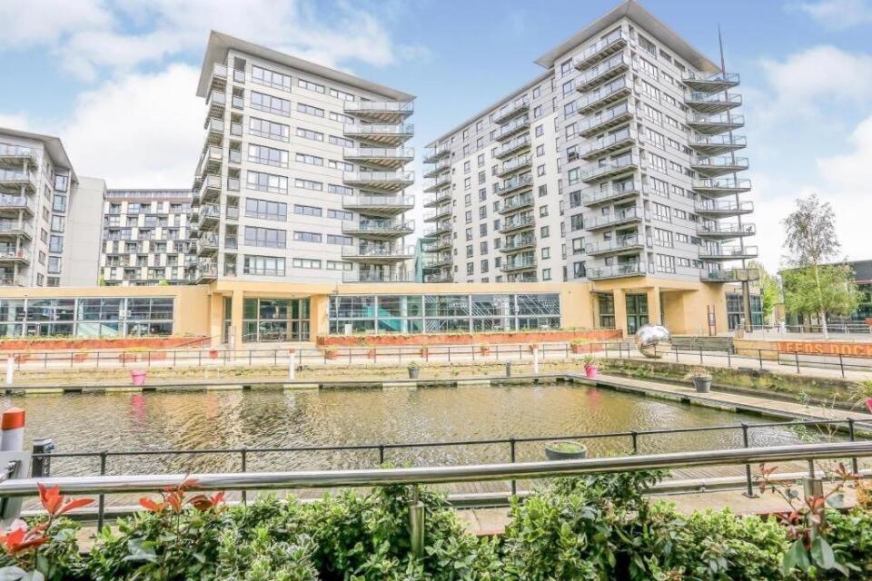 Deluxe River Canal View & Free Secure Parking! Leeds  Exterior photo
