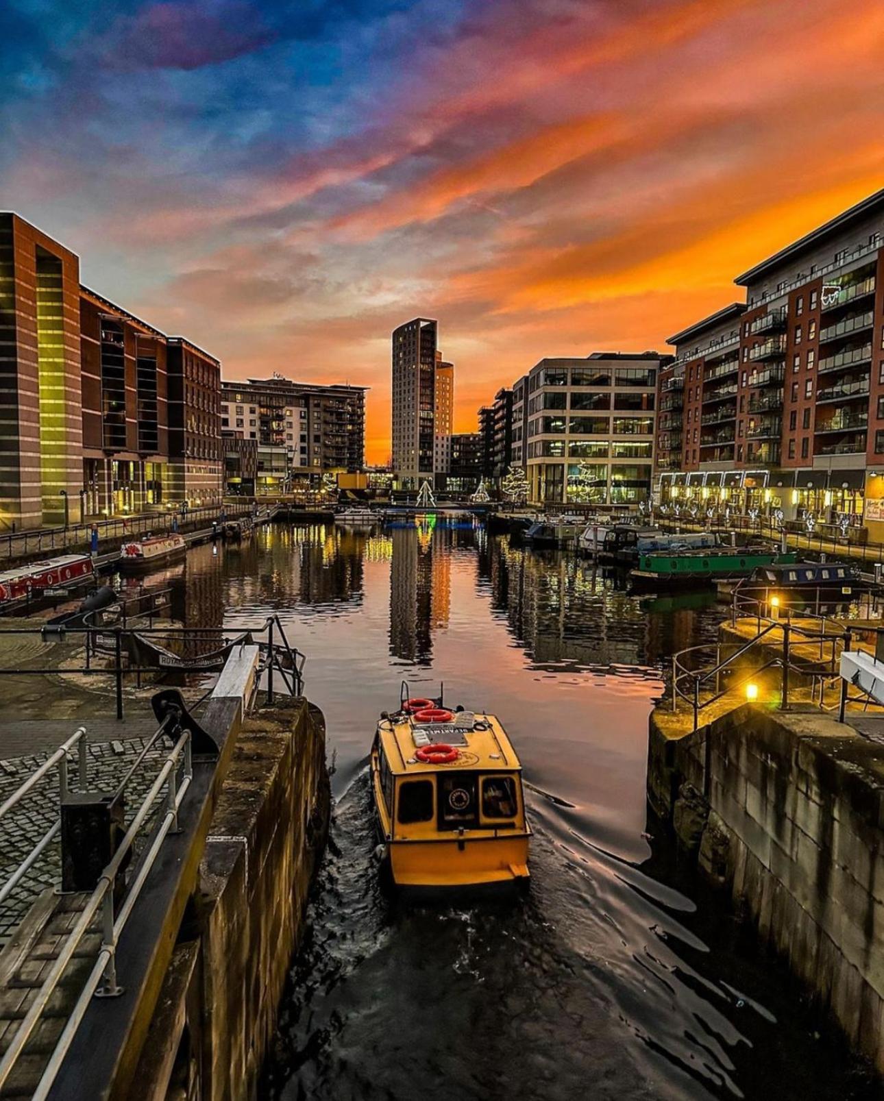 Deluxe River Canal View & Free Secure Parking! Leeds  Exterior photo